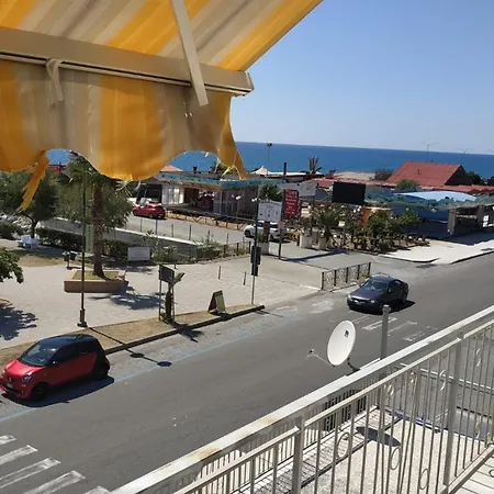 Elyhouse Apartament Gizzeria