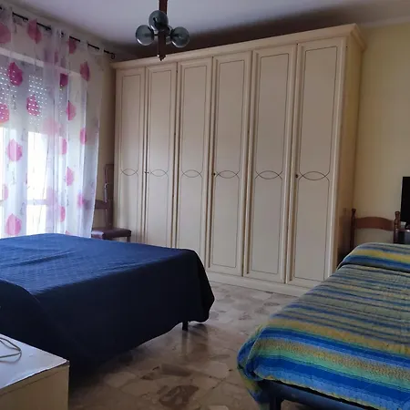 Elyhouse Apartamento Gizzeria