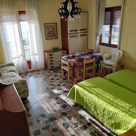 Elyhouse * Gizzeria