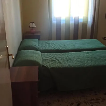 Elyhouse Apartamento Gizzeria